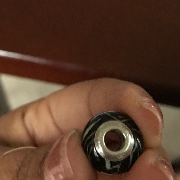 Diamond swirl charm - Picture 3 of 4